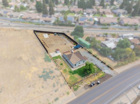 Photo of 1344 E K Avenue, Visalia, CA 93292 (MLS # 242970)