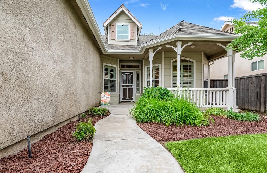 Photo of 5117 W Oriole Avenue, Visalia, CA 93291 (MLS # 241321)