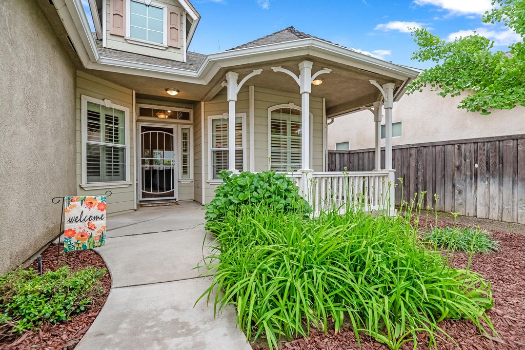Photo of 5117 W Oriole Avenue, Visalia, CA 93291 (MLS # 241321)