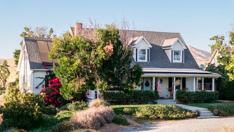 Photo of 958 E Morton Hill Avenue, Porterville, CA 93257 (MLS # 239932)