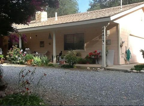 Photo of 44819 Tyler Creek Drive, Porterville, CA 93257 (MLS # 240183)
