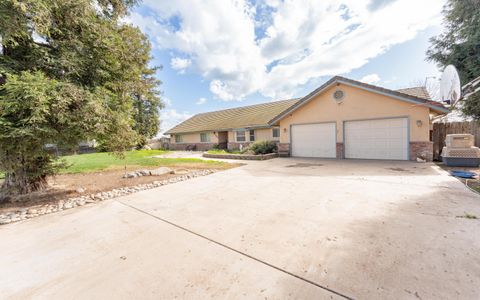 Photo of 2551 Ave 192, Tulare, CA 93274 (MLS # 239915)