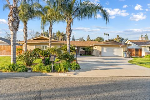 Photo of 908 N Beatrice, Tulare, CA 93274 (MLS # 239525)