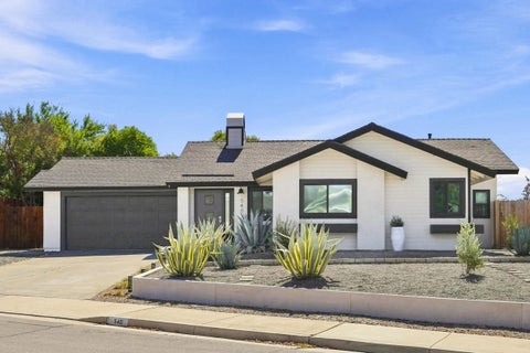 Photo of 540 Chumash Court, Paso Robles, CA 93446 (MLS # 243211)