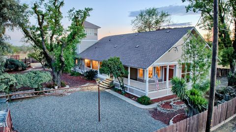 Photo of 14331 Fargo Avenue, Hanford, CA 93230 (MLS # 241017)