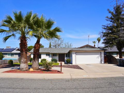 Photo of 3326 W Fairview Avenue, Visalia, CA 93277 (MLS # 240324)