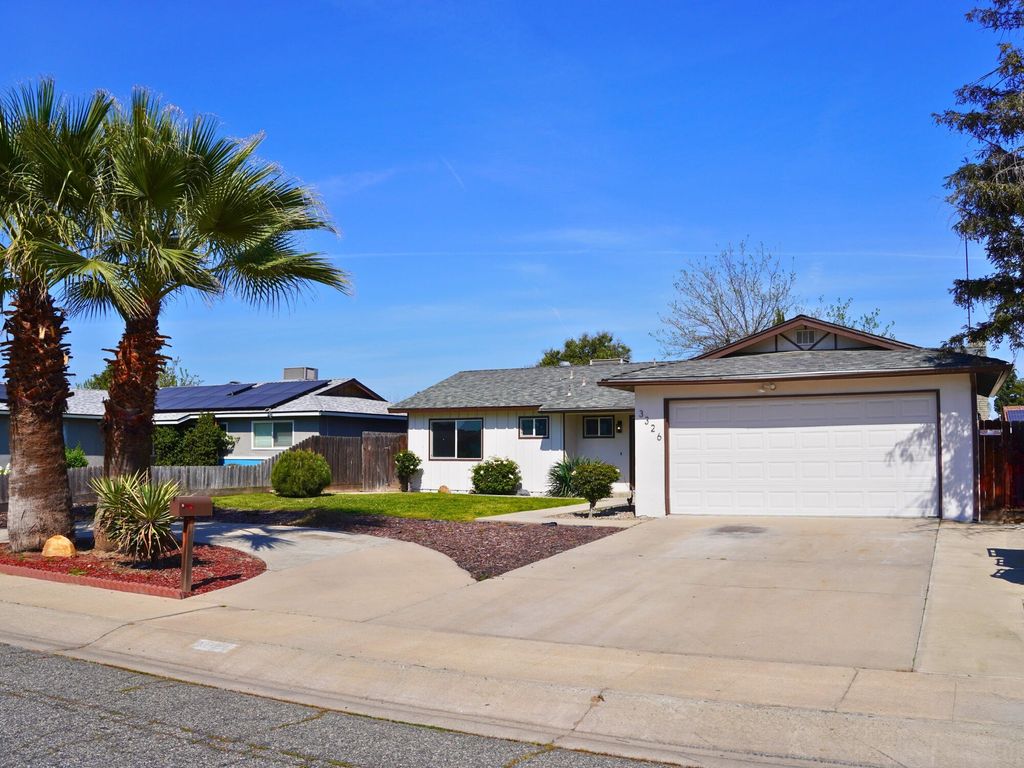 Photo of 3326 W Fairview Avenue, Visalia, CA 93277 (MLS # 240324)