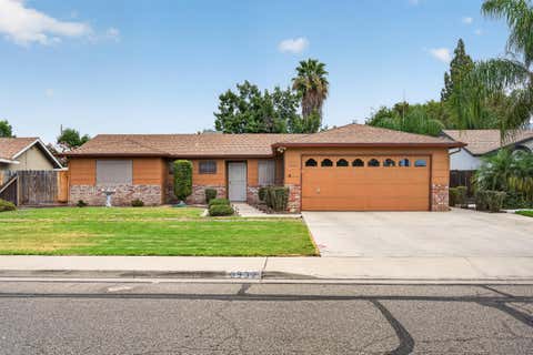 Photo of 3932 W Fairhaven Avenue, Visalia, CA 93277 (MLS # 242860)