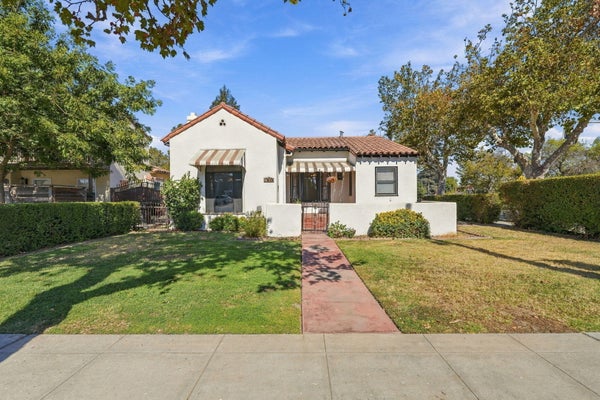 1096 E TULARE AVE, TULARE, CA 93274 - Image d38bd587c21e143ccc84841be295b2cb/20359618