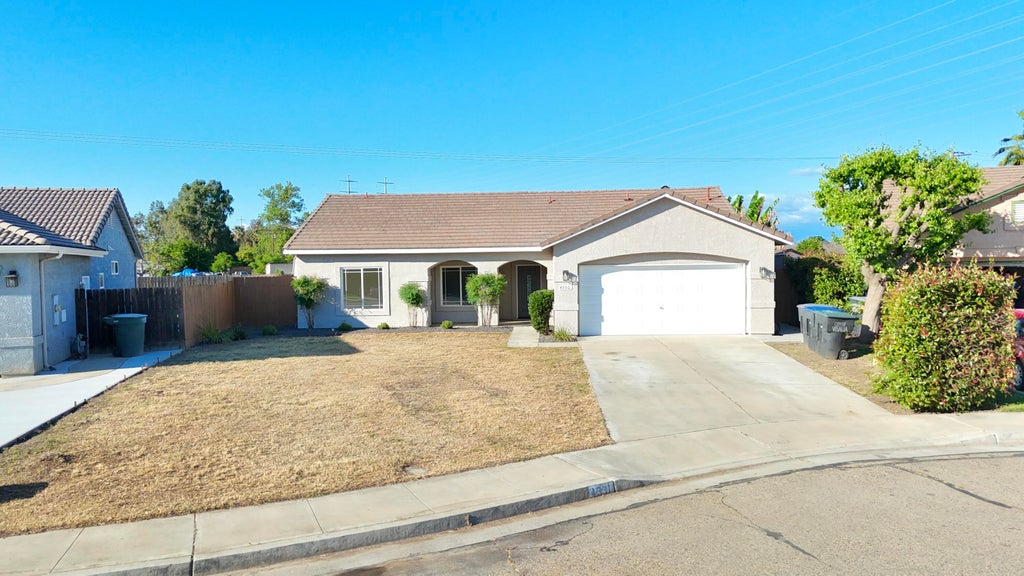 Photo of 4330 E College Avenue, Visalia, CA 93292 (MLS # 242686)