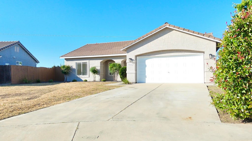 Photo of 4330 E College Avenue, Visalia, CA 93292 (MLS # 242686)