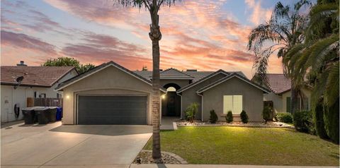 Photo of 1243 N York Street, Porterville, CA 93257 (MLS # 242019)