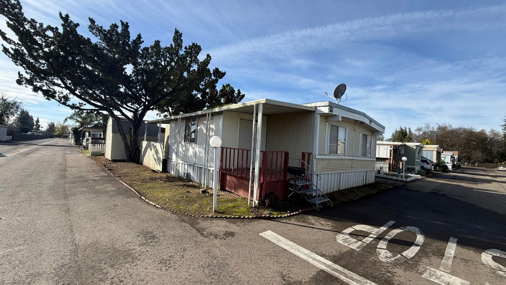 Photo of 415 N Akers Street 104 #104, Visalia, CA 93291 (MLS # 240821)