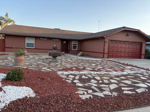Photo of 808 Vine Street, Exeter, CA 93221 (MLS # 240843)