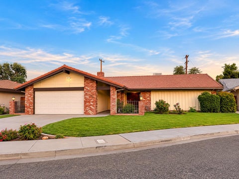Photo of 722 Carmelita Street, Porterville, CA 93257 (MLS # 244881)