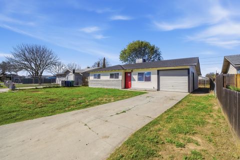 Photo of 10198 Heath Street, Hanford, CA 93230 (MLS # 240208)