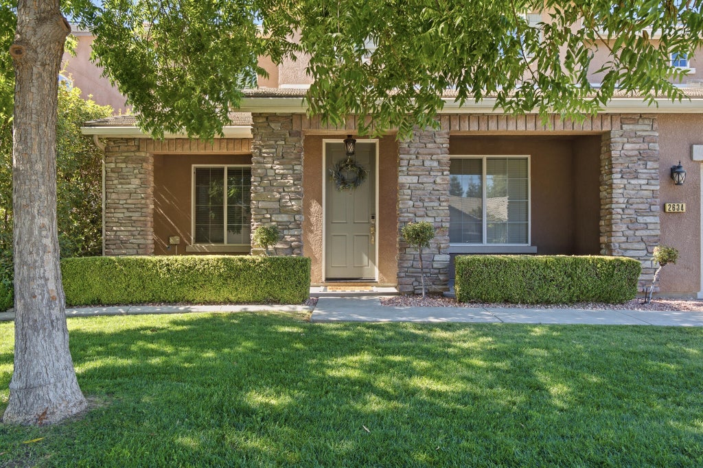 Photo of 2634 W Taylor Avenue, Visalia, CA 93291 (MLS # 242766)