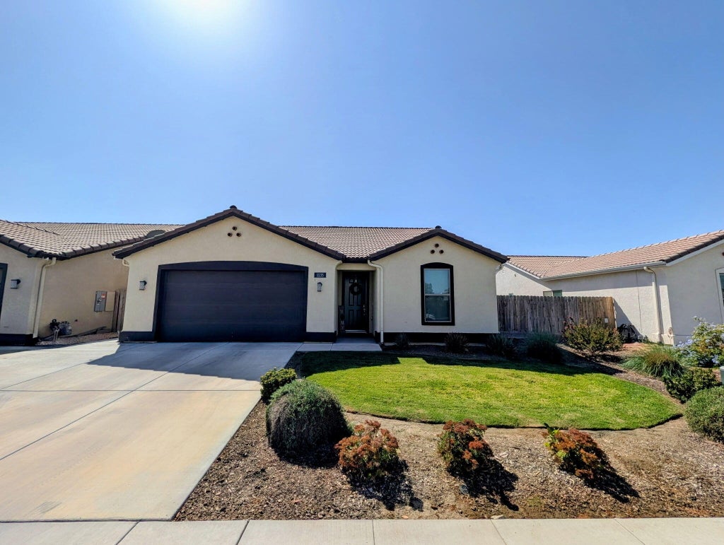 Photo of 1135 E Seeger Avenue, Visalia, CA 93292 (MLS # 244206)