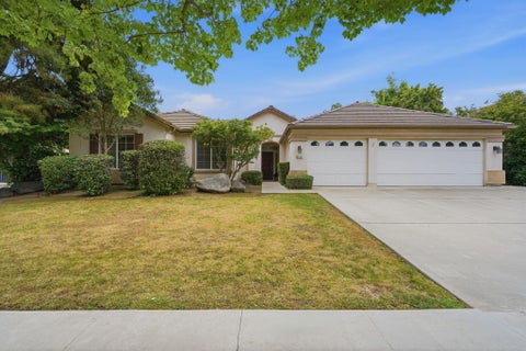 Photo of 6111 W Pryor Avenue, Visalia, CA 93277 (MLS # 241995)
