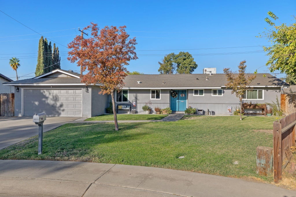 Photo of 1447 S Thomas Street, Visalia, CA 93292 (MLS # 244668)