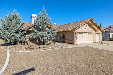 Photo of 3939 S Vickie Court, Visalia, CA 93277 (MLS # 242715)