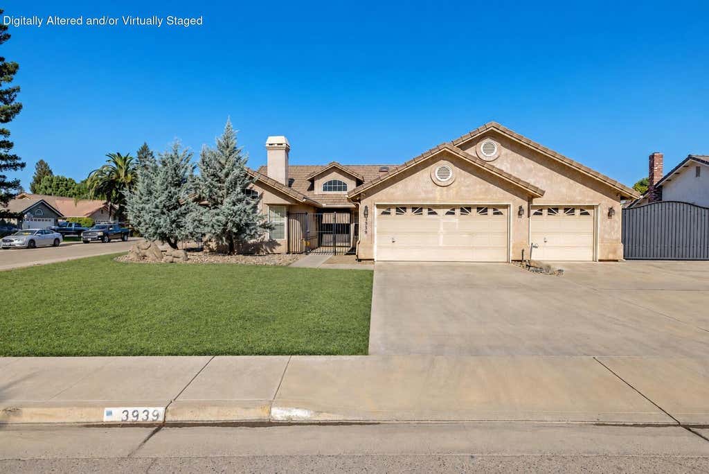 Photo of 3939 S Vickie Court, Visalia, CA 93277 (MLS # 242715)