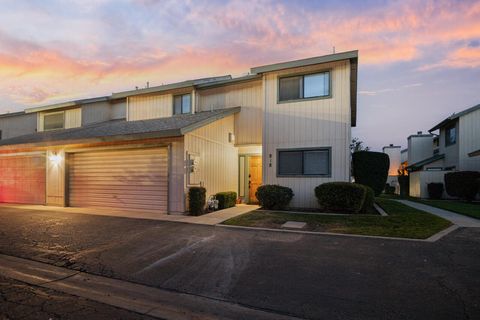 Photo of 818 W Grand Avenue, Porterville, CA 93257 (MLS # 238972)