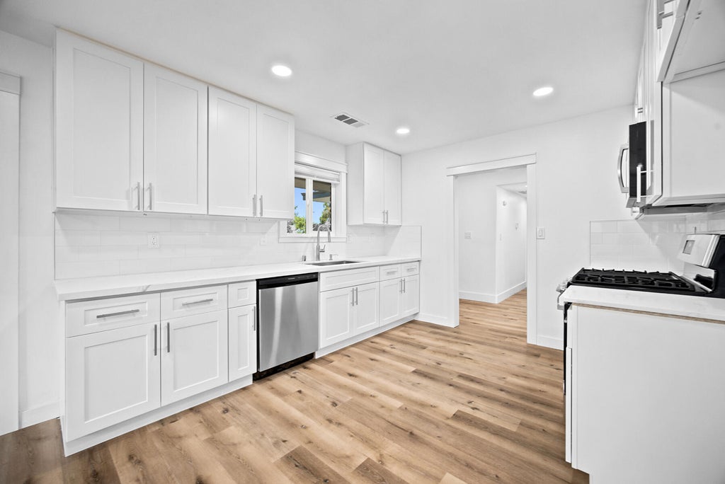 Photo of 2546 S Woodland, Visalia, CA 93277 (MLS # 242428)