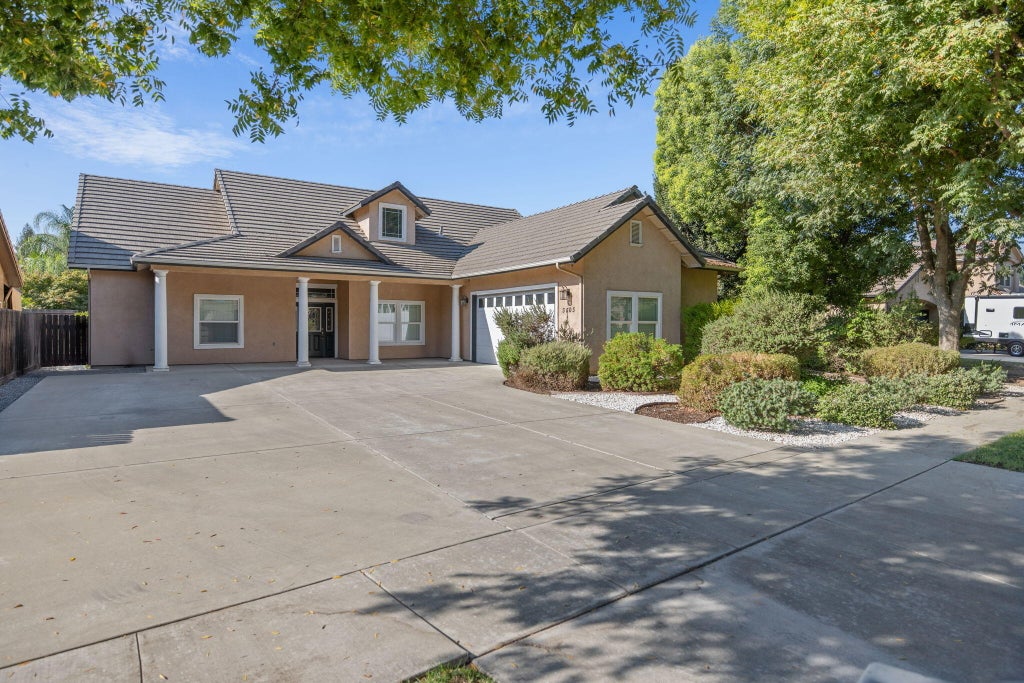 Photo of 3503 E Feemster Avenue, Visalia, CA 93292 (MLS # 243913)
