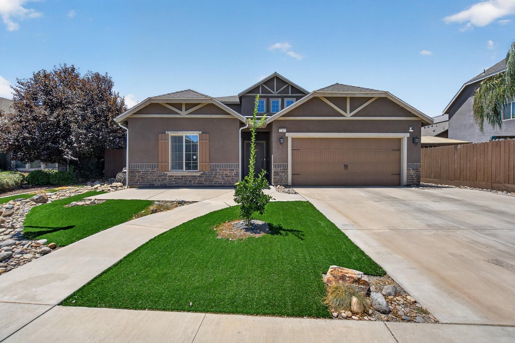 Photo of 2307 N Divisadero Street, Visalia, CA 93291 (MLS # 243176)