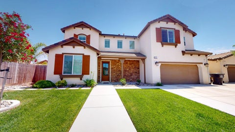 Photo of 1821 W Corvina Avenue, Visalia, CA 93291 (MLS # 241702)