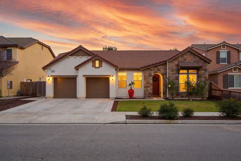 Photo of 2539 W Allen Avenue, Visalia, CA 93291 (MLS # 240006)