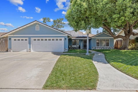 Photo of 2612 E Feemster, Visalia, CA 93292 (MLS # 242353)