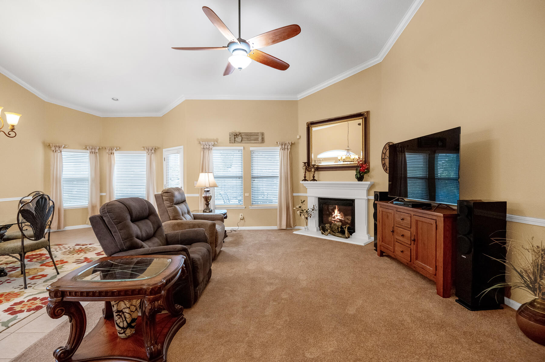 Visalia, California 93291, United States, 4 Bedrooms Bedrooms, ,2 BathroomsBathrooms,Residential,Pending,7677