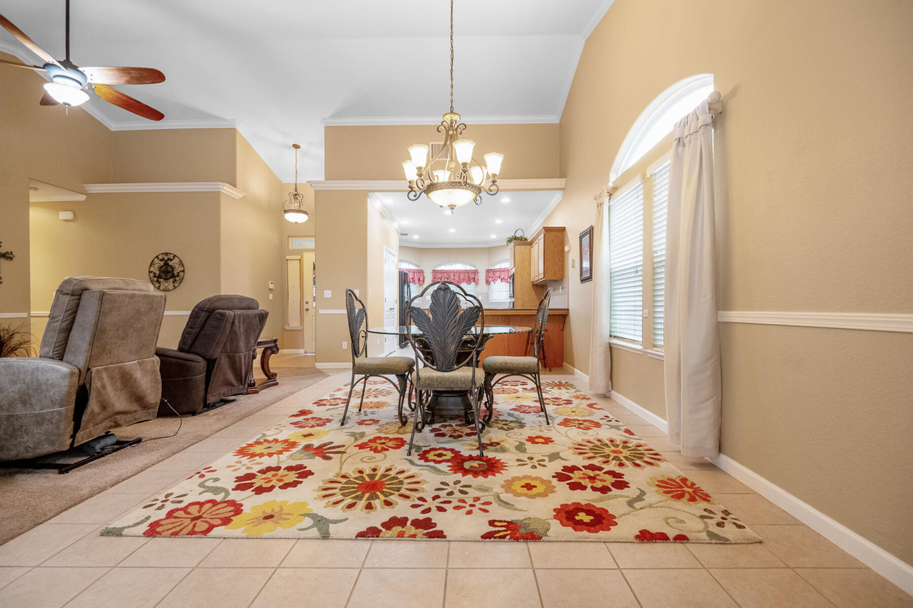 Visalia, California 93291, United States, 4 Bedrooms Bedrooms, ,2 BathroomsBathrooms,Residential,Pending,7677