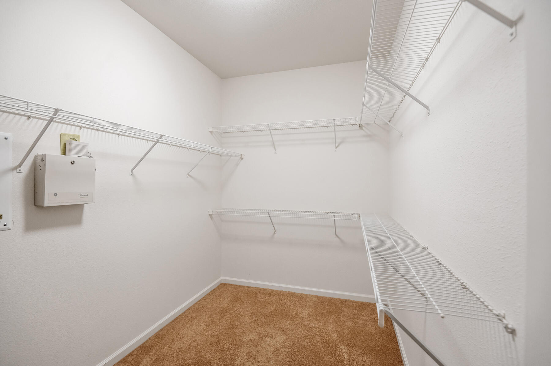 Visalia, California 93291, United States, 4 Bedrooms Bedrooms, ,2 BathroomsBathrooms,Residential,Pending,7677