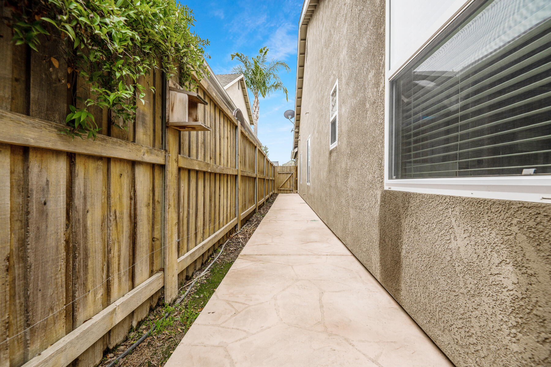 Visalia, California 93291, United States, 4 Bedrooms Bedrooms, ,2 BathroomsBathrooms,Residential,Pending,7677