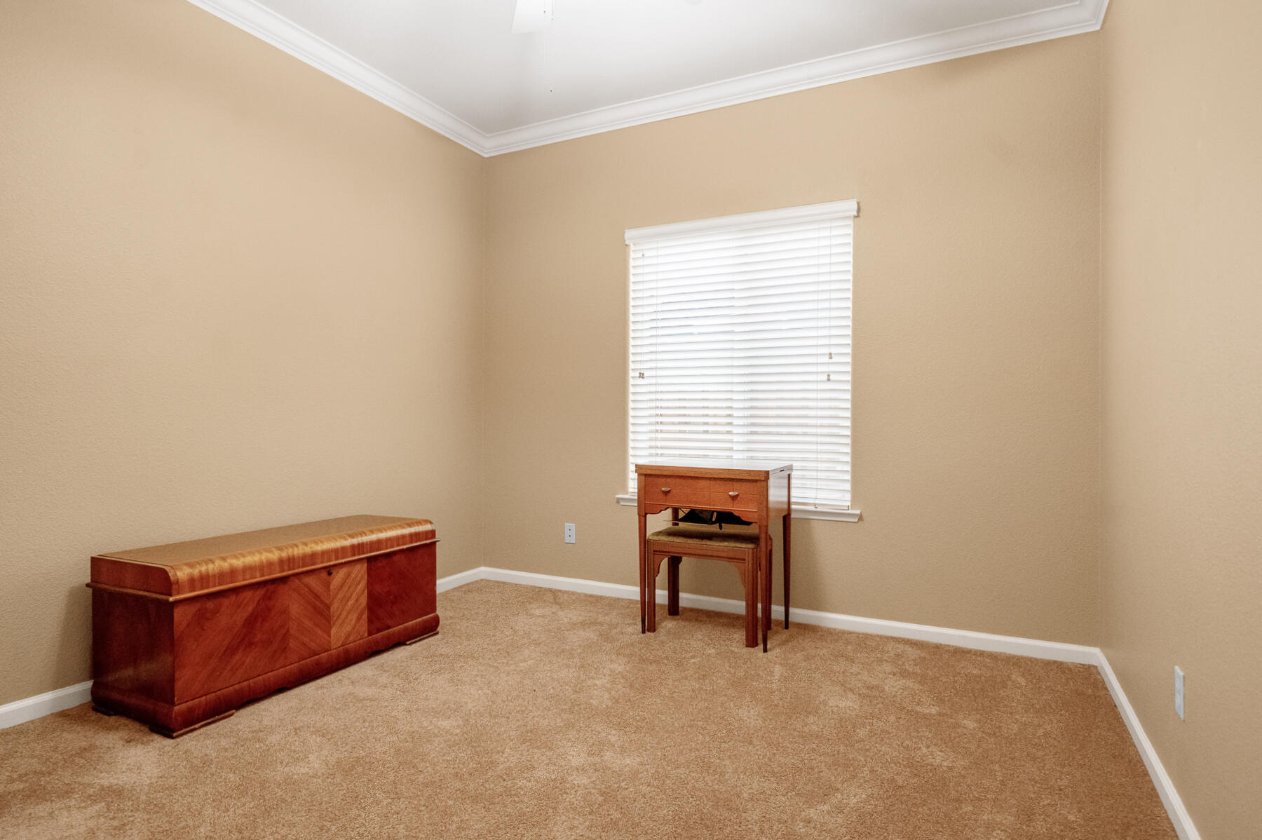 Visalia, California 93291, United States, 4 Bedrooms Bedrooms, ,2 BathroomsBathrooms,Residential,Pending,7677