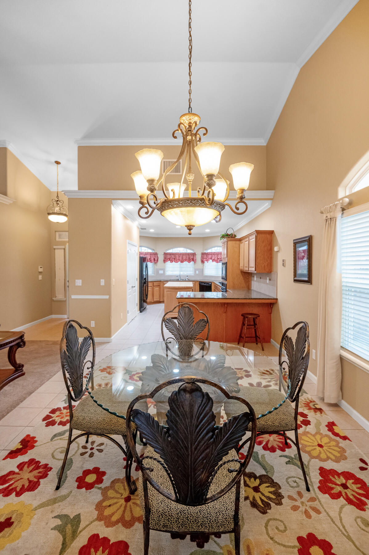 Visalia, California 93291, United States, 4 Bedrooms Bedrooms, ,2 BathroomsBathrooms,Residential,Pending,7677