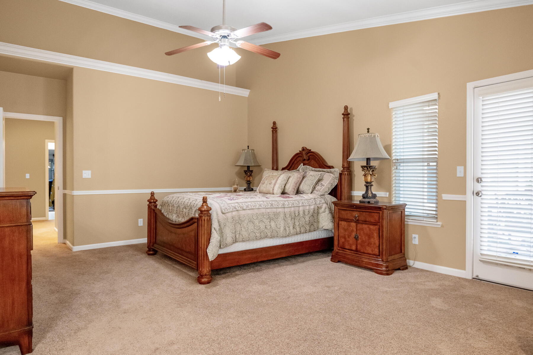 Visalia, California 93291, United States, 4 Bedrooms Bedrooms, ,2 BathroomsBathrooms,Residential,Pending,7677