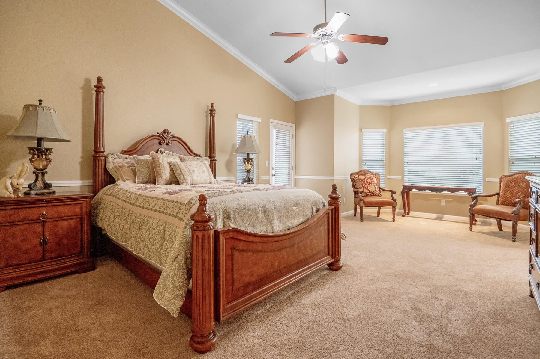 Visalia, California 93291, United States, 4 Bedrooms Bedrooms, ,2 BathroomsBathrooms,Residential,Pending,7677