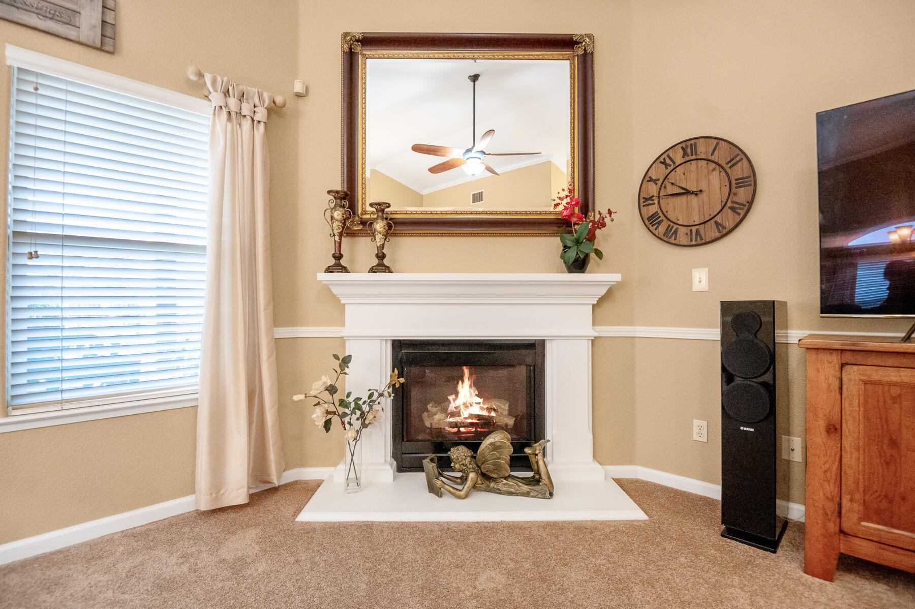 Visalia, California 93291, United States, 4 Bedrooms Bedrooms, ,2 BathroomsBathrooms,Residential,Pending,7677