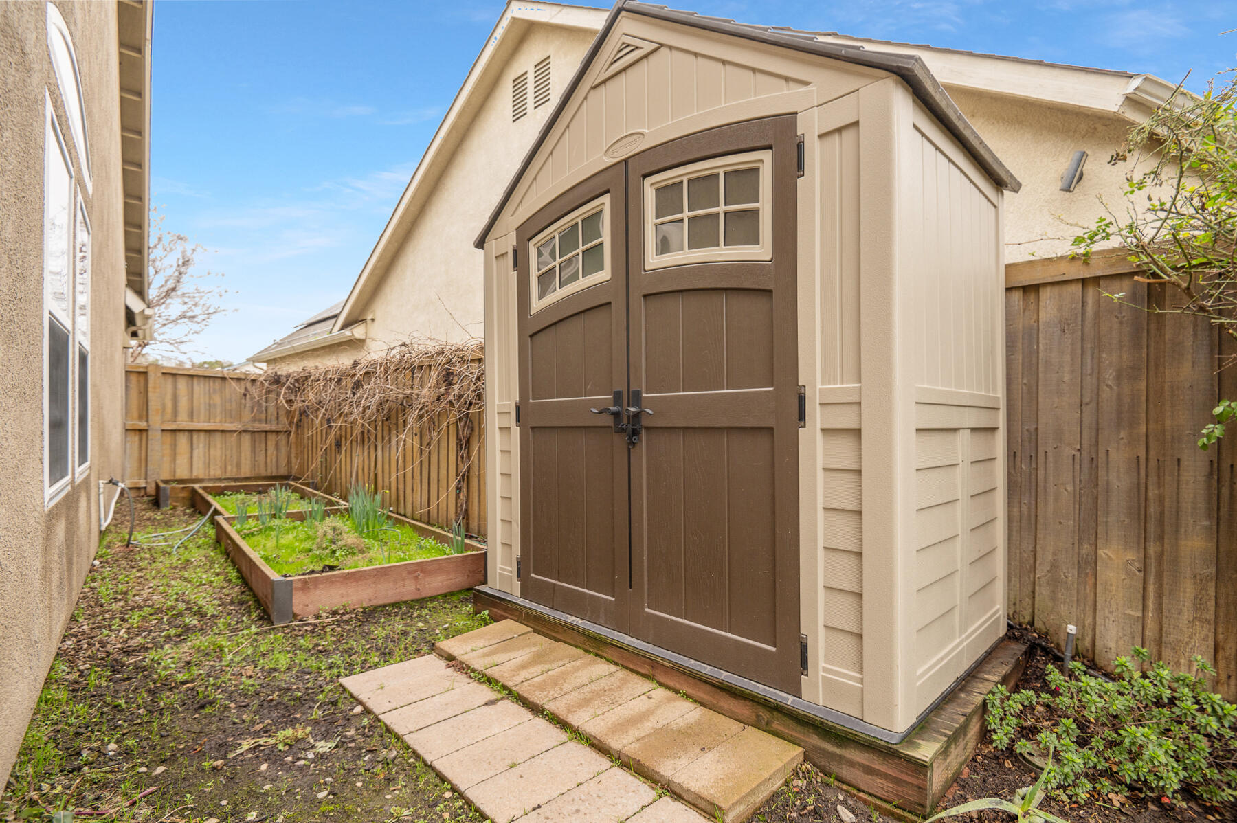 Visalia, California 93291, United States, 4 Bedrooms Bedrooms, ,2 BathroomsBathrooms,Residential,Pending,7677