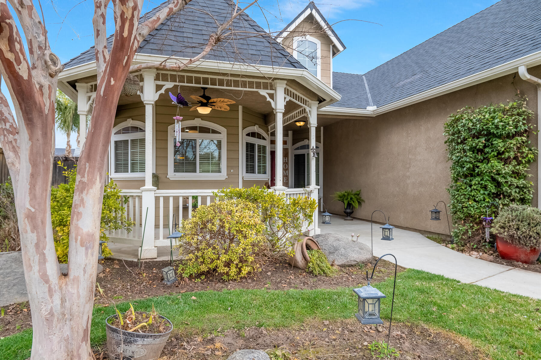 Visalia, California 93291, United States, 4 Bedrooms Bedrooms, ,2 BathroomsBathrooms,Residential,Pending,7677