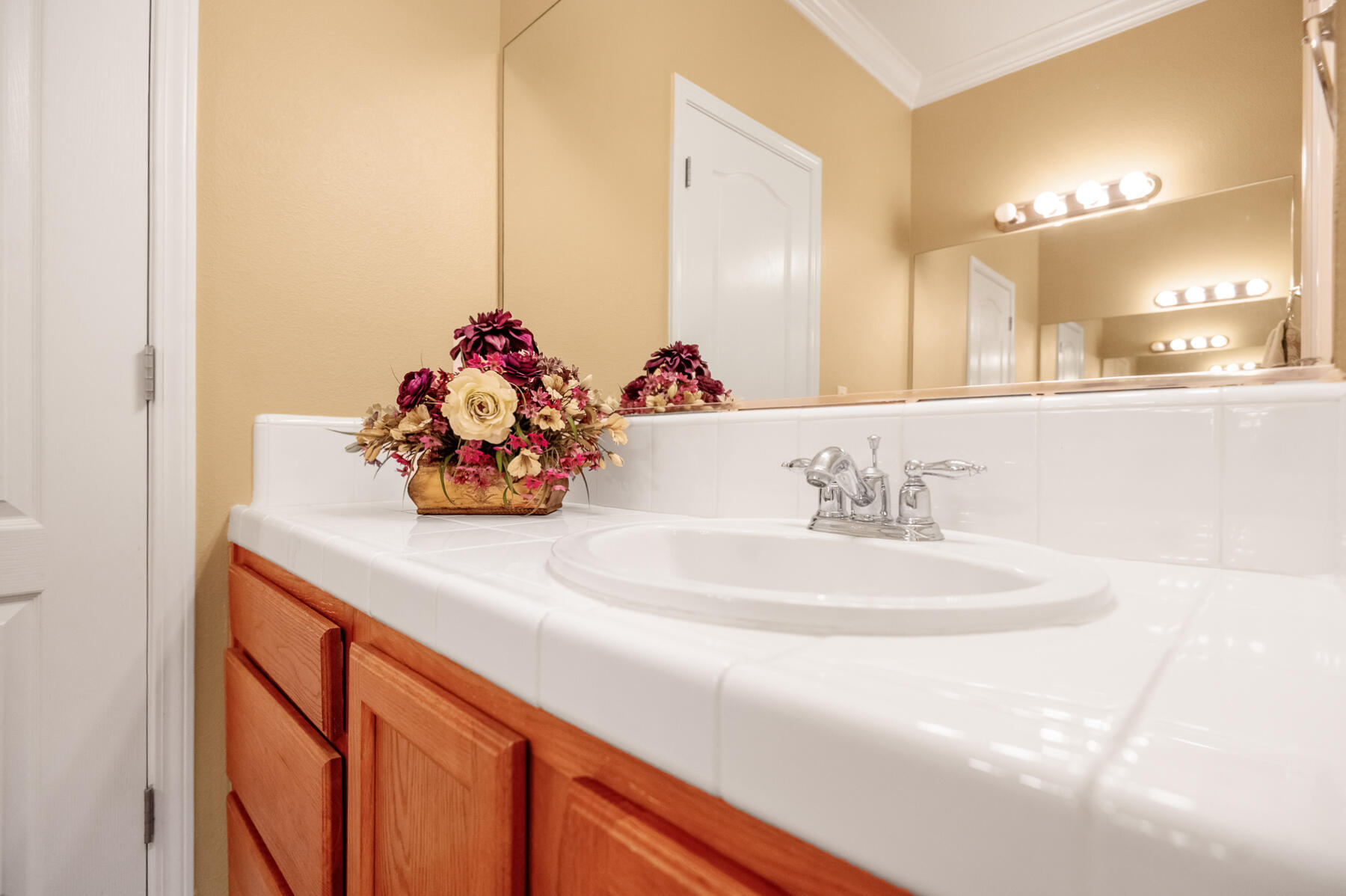 Visalia, California 93291, United States, 4 Bedrooms Bedrooms, ,2 BathroomsBathrooms,Residential,Pending,7677