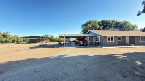 Photo of 24246 Rd 168, Tulare, CA 93274 (MLS # 242933)