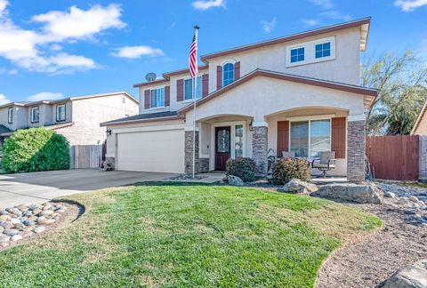 Photo of 3243 W Sedona Avenue, Visalia, CA 93291 (MLS # 240271)