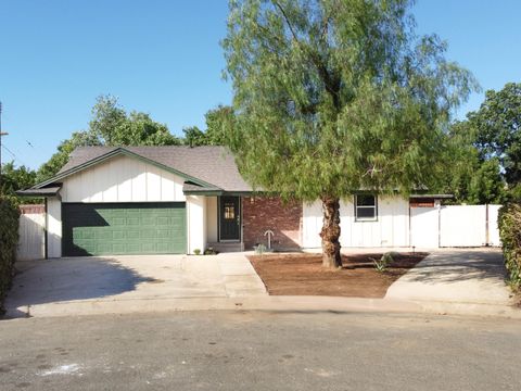 Photo of 572 N Verdugo Drive NW, Porterville, CA 93257 (MLS # 241200)