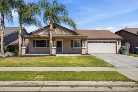 Photo of 496 N Maricopa Street, Tulare, CA 93274 (MLS # 243023)