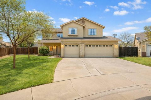Photo of 3232 N Zion Circle, Hanford, CA 93230 (MLS # 240853)